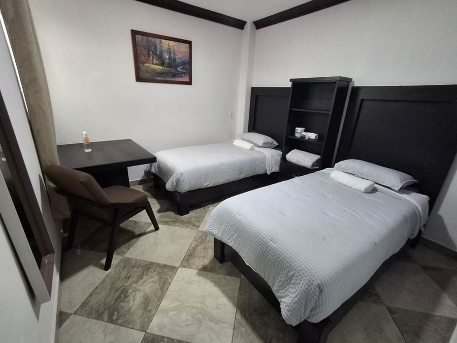 Habitación Doble Twin del Hotel Mayis con dos camas individuales